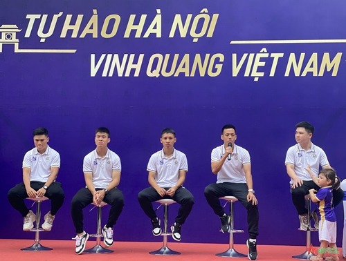 Hà Nội FC sẽ đá đẹp và cống hiến tại AFC Champions League

